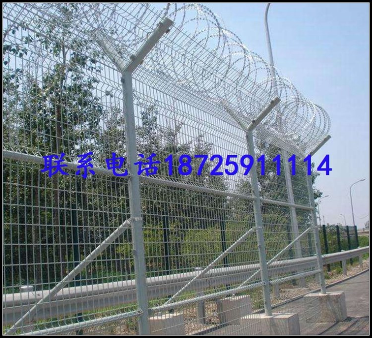 重慶四川貴州監(jiān)獄護欄網(wǎng)防攀爬鍍鋅刀片刺繩焊接網(wǎng)看守所護欄網(wǎng)