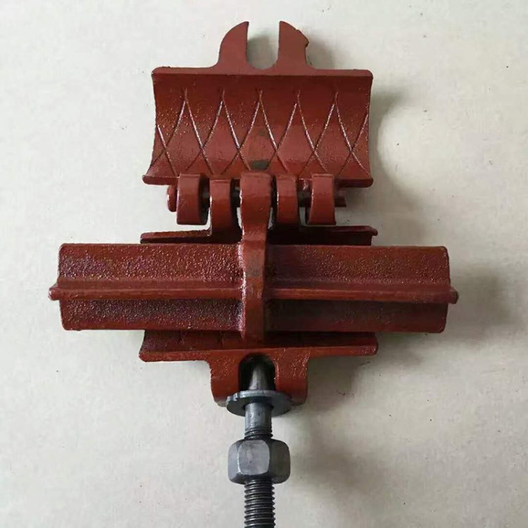 廠家直銷 高抗壓可定制鋼鐵腳手架旋轉(zhuǎn)鋼管十字鋼鐵建筑扣件批發(fā)