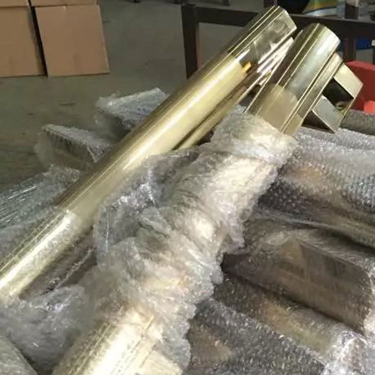 別墅地下停車場私家車位安裝綠道通品牌不銹鋼金色車輪擋車器