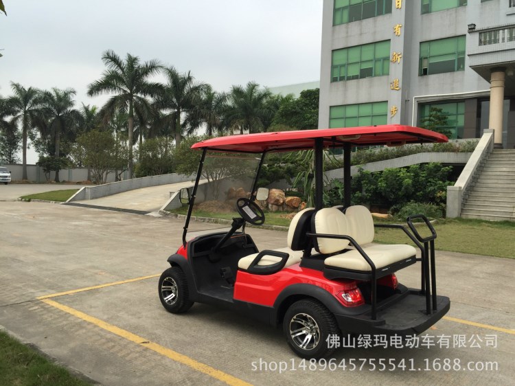 四人座高爾夫球車