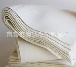 廠家供應(yīng)一級羊毛氈 細(xì)白羊毛氈 中粗毛氈 高密度羊毛氈