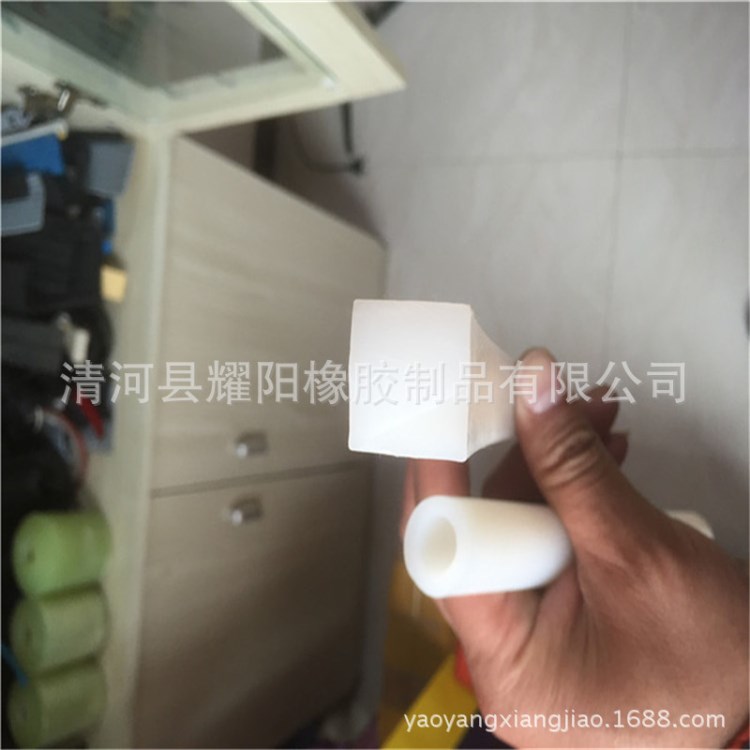 廠家定做硅膠密封條 耐高溫發(fā)泡硅橡膠條 海綿密封條 擠出密封條