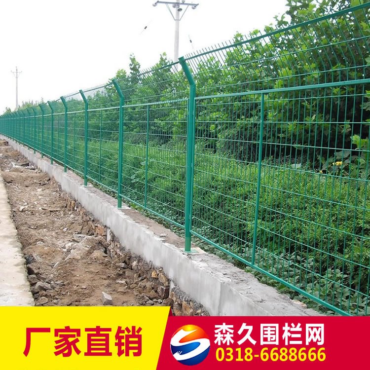 承揽公路护栏网 高速铁路防护栅栏 钢丝网围栏 铁路护栏网