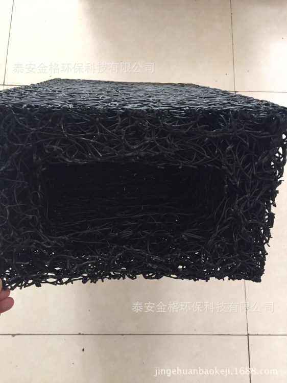 廠家供應(yīng)矩形纖維狀塑料盲溝管，泰安金格生產(chǎn)高品質(zhì)滲水盲溝