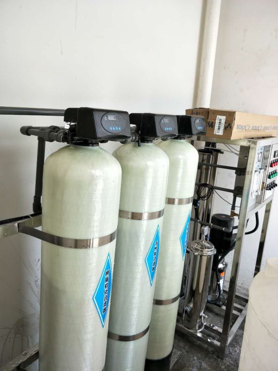 250L-2000L/H廠家銷售凈水設(shè)備，單雙級(jí)反滲透設(shè)備，直飲水設(shè)備