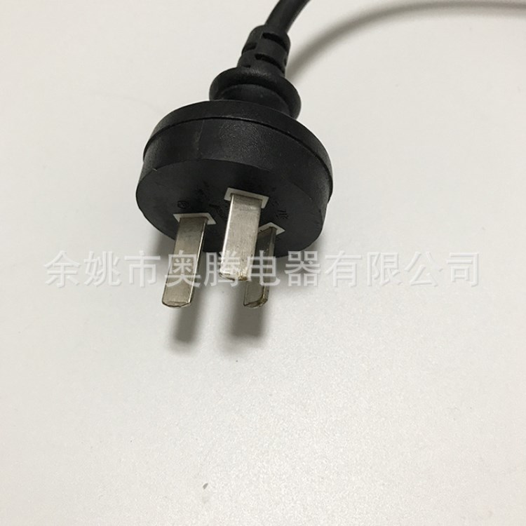 廠家供應(yīng)CCC國標(biāo)三插直頭10A 國標(biāo)適配器電源線插頭