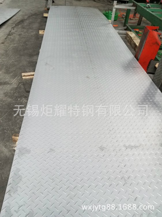 廠家直銷 304不銹鋼沖壓扁豆花紋鋼板 表面美觀防滑性能好