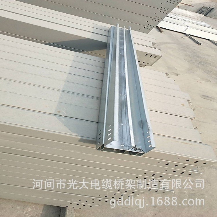加隔板大跨距電纜橋架廠家直銷 鍍鋅 噴塑 防火 不銹鋼 600*150