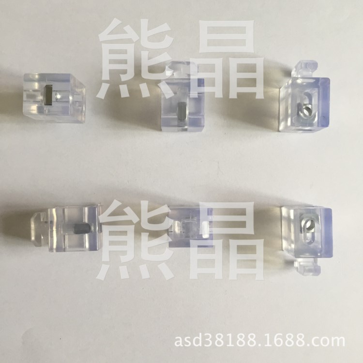 供應歐標間隔塊 隔板固定塊 透明膠粒 塑料連接件 型材板連件塊