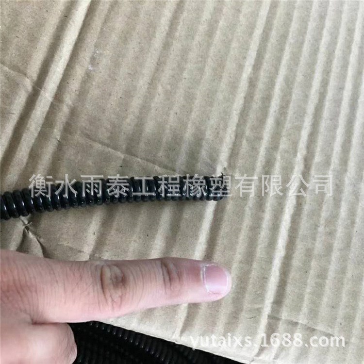 廠家批發(fā) 包塑鍍鋅金屬軟管 國標(biāo)金屬穿線軟管 蛇皮管 阻燃包塑管