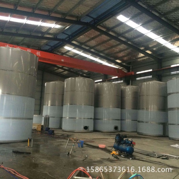 廠家現場制作葡萄酒發酵罐 不銹鋼發酵罐 大型戶外酒罐價格優惠