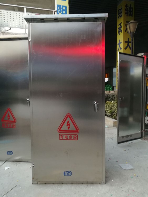 太陽能光伏發(fā)電并網(wǎng)配電箱柜三相交流30Kw50Kw100kw300千瓦500kw