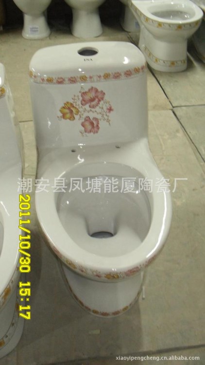 廠家大量批發(fā)潔具衛(wèi)浴直沖式連體座便器陶瓷大口徑抽水馬桶