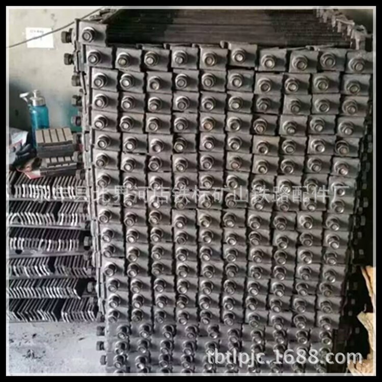 供應(yīng)礦用 24kg軌道600軌距 軌道拉桿 鐵標(biāo)軌道配件廠家現(xiàn)貨