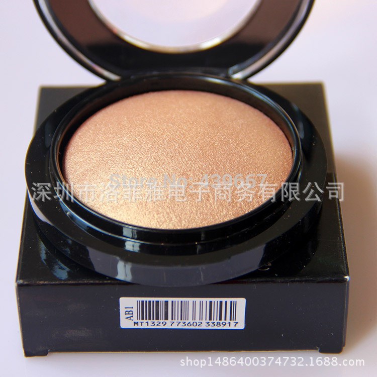 外貿烘焙烤粉 細膩定妝粉餅 自然修顏 10g 多重功效彩妝批發(fā)