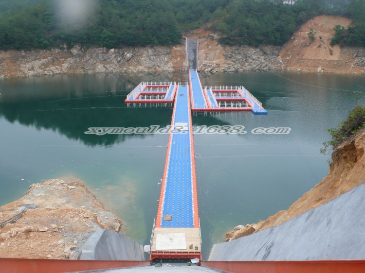 廠家直銷塑料水上浮筒 浮動游船碼頭海上抗風(fēng)浪水上浮橋