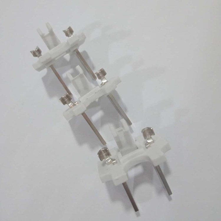 廠家供應(yīng)銅插片 二孔插頭內(nèi)芯 國標(biāo)工具頭內(nèi)芯插片適用范圍廣