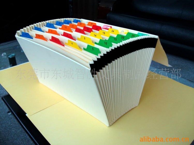 供應(yīng)批發(fā)實用紙質(zhì)風(fēng)琴文件箱 多功能實惠紙質(zhì)A4文件夾文件