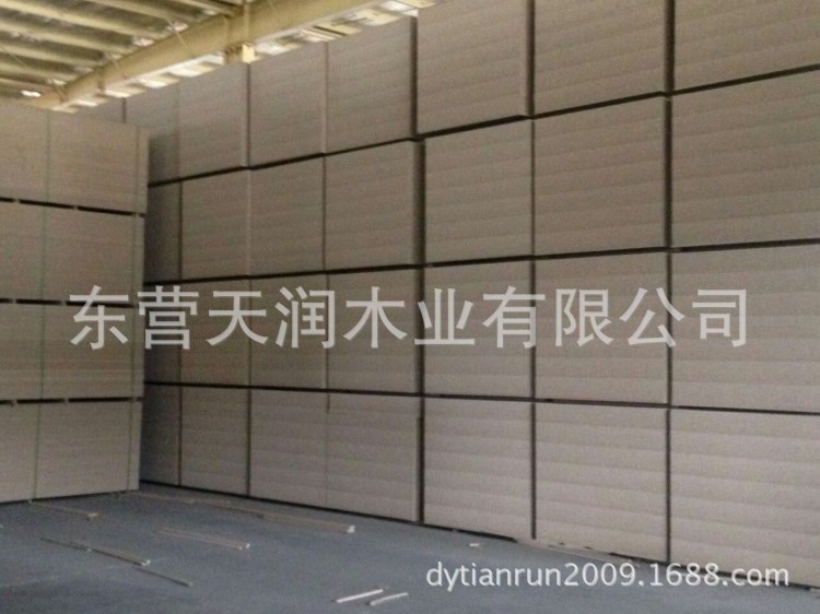 廠家 E0 E1 E2 2.5mm--25mm中高密度纖維板 裝飾用 家具板 批發