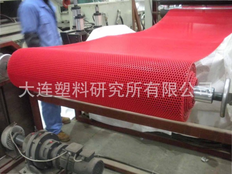 PVC鏤空地墊生產設備