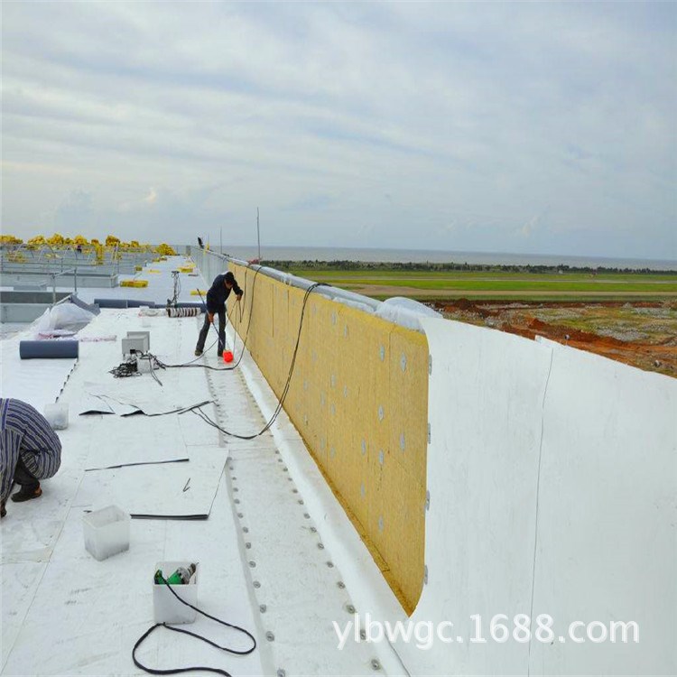 大量批发：外墙岩棉板保温防火岩棉板防水抗冻岩棉保温板