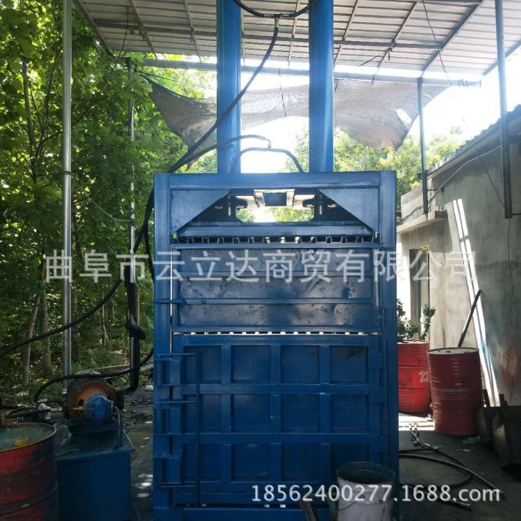 工廠廢品打包壓塊機化工廠油桶壓扁機塑料桶壓塊打包機