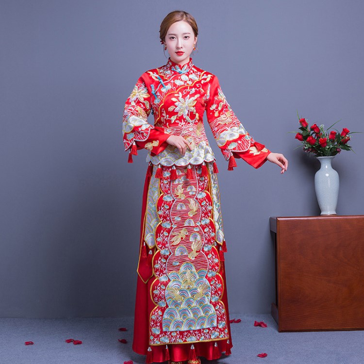 秀禾服2017新款新娘結(jié)婚嫁衣禮服龍鳳褂古裝中式婚紗秀和服敬酒服