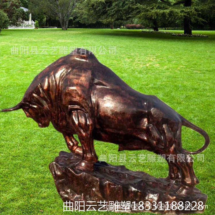 玻璃鋼大型仿銅玻璃鋼華爾街牛雕塑擺件 奮進(jìn)耕牛工藝品可定制
