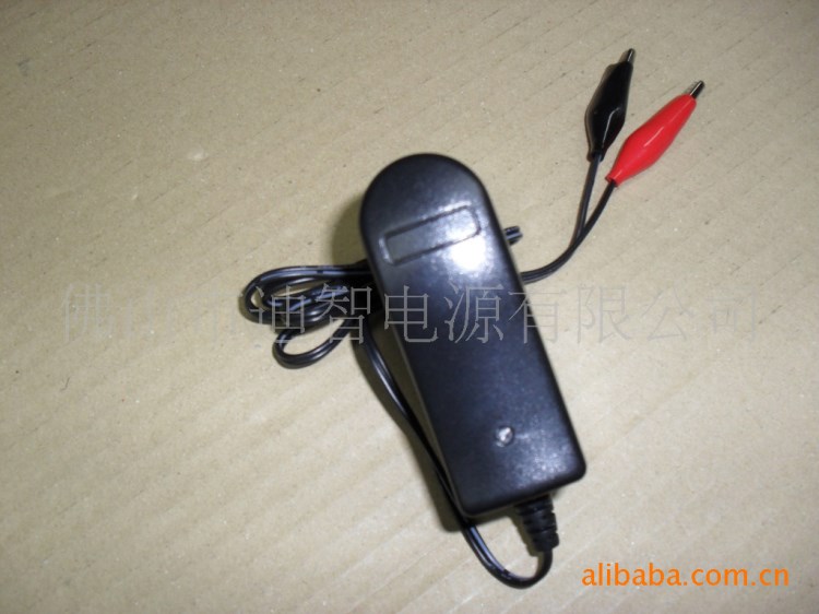 紅黑鍔魚(yú)夾4V鉛酸電池充電器4.8V1A,CCC,CE,PSE,SAA,GS,CB