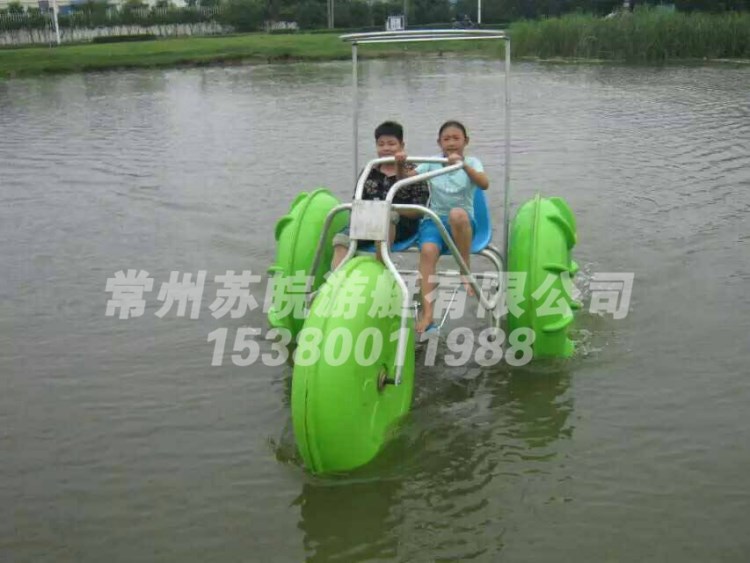 供應(yīng)鋁合金水上三輪車 單人自行車 水上腳踩自行車休閑三輪車