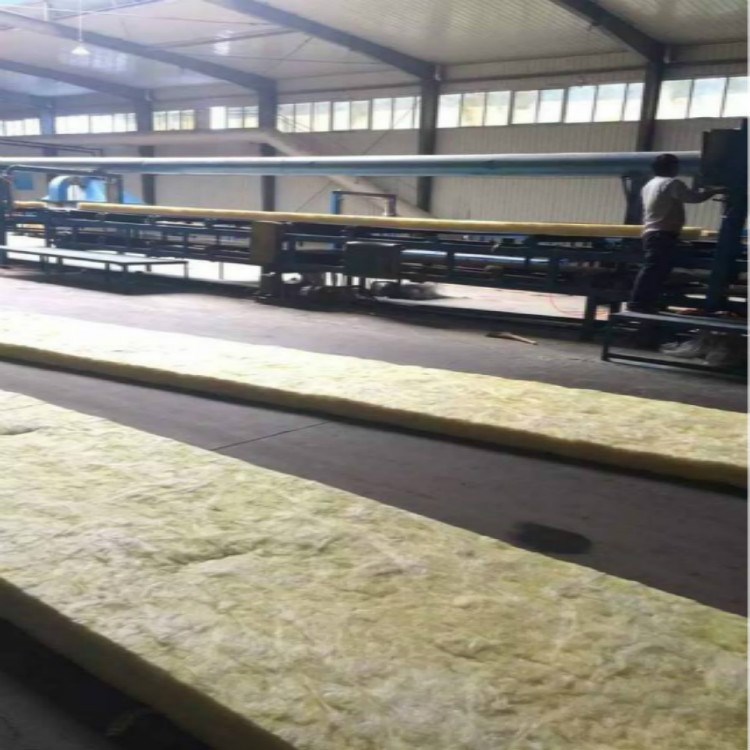 厂家直销玻璃棉卷毡 车间厂房保温用玻璃棉毡 屋顶防结露保温棉