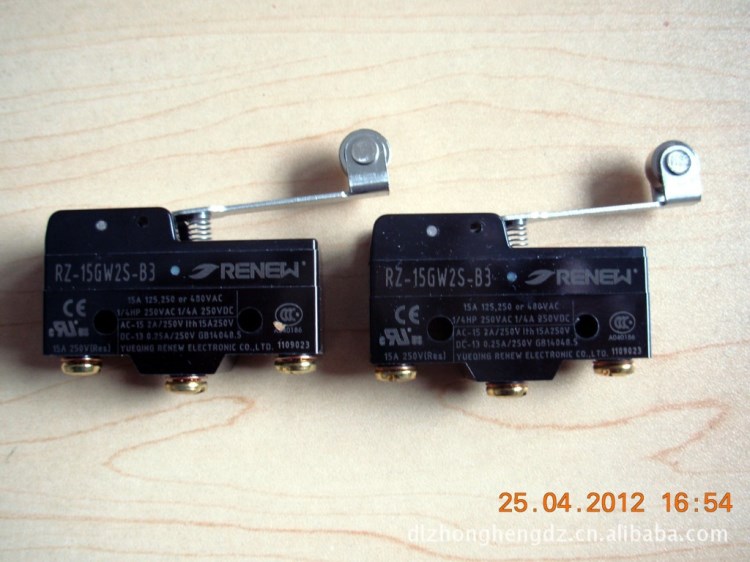 全新原裝藍(lán)鳥(niǎo)限位開(kāi)關(guān)RZ-15GW2S-B3