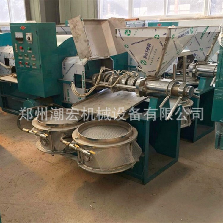 供應(yīng)現(xiàn)榨現(xiàn)賣花生油榨油機(jī) 全自動(dòng)小型螺旋榨油機(jī) 車載流動(dòng)榨油機(jī)