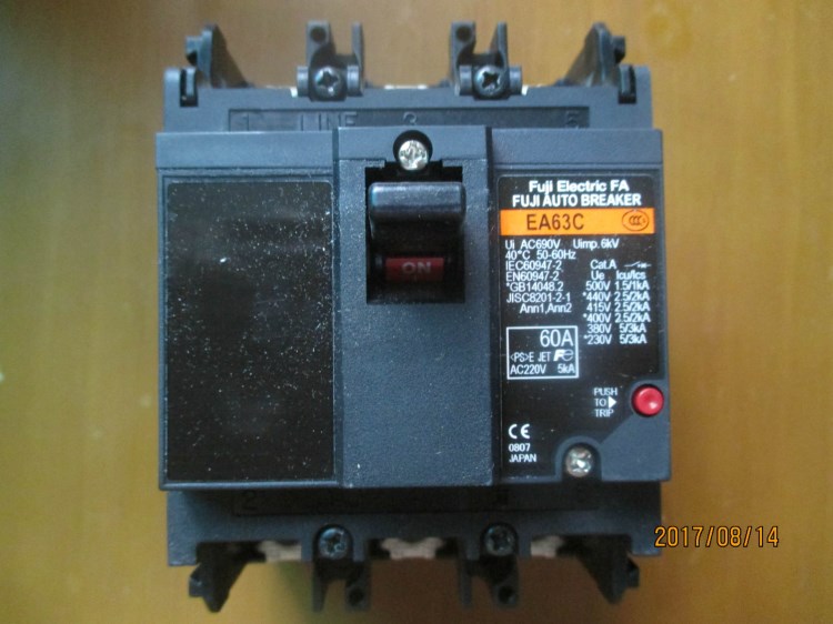 全新原裝富士塑殼斷路器EA63C 3P 60A空氣開(kāi)關(guān)
