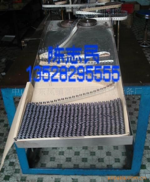 廠家生產電感磁珠/全自動磁珠串芯點膠編帶機（圖01）