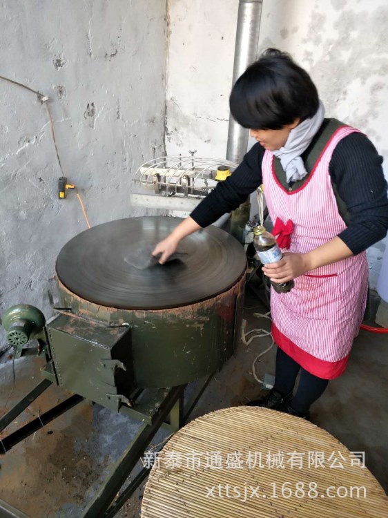 廠家直銷直徑75燃煤半自動煎餅機 衛(wèi)生干凈煎餅機 煎餅均勻薄脆