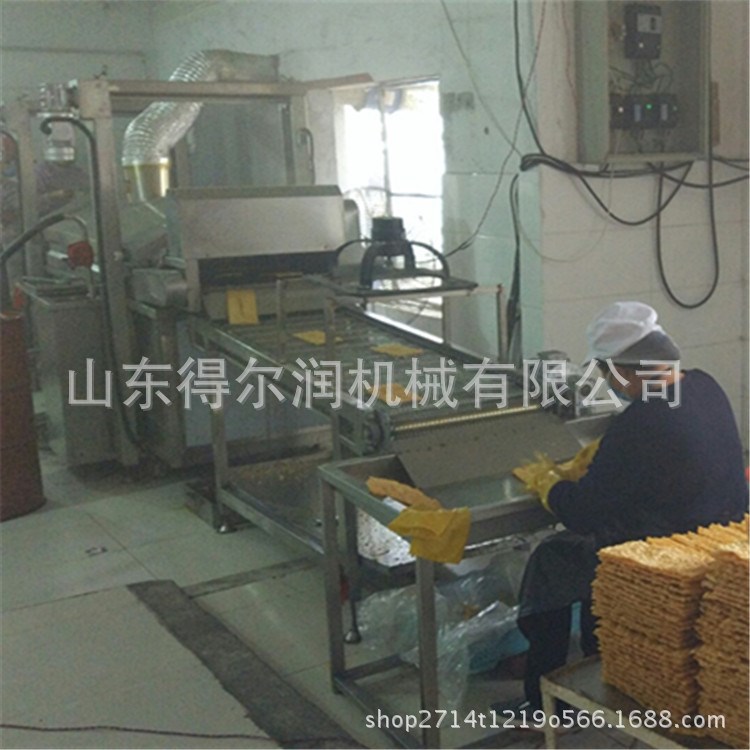油炸玉米脆皮做法 煎餅果子脆皮油炸機 煎餅果子擺放油炸機視頻