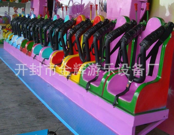 廠家直銷兒童成人廣場公園排排坐搖擺椅升降電動游樂設備供應商