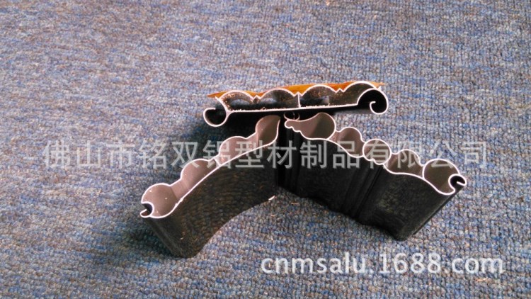 各類卷閘門壁柜門窗簾系列金黃晶泳鋁材