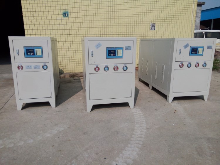 阿甘達(dá)冷水機(jī)廠家供應(yīng)電鍍廠專用10匹水式冷水機(jī) 工業(yè)冷凍機(jī)