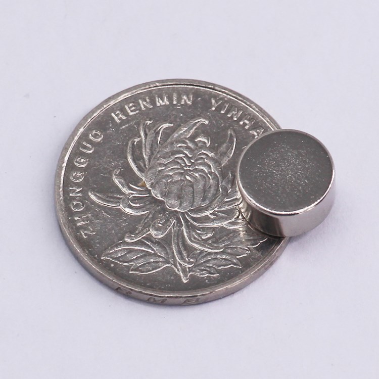 稀土釹鐵硼強(qiáng)力磁鐵  磁鋼 吸鐵石 強(qiáng)磁圓形磁鐵D10x5mm