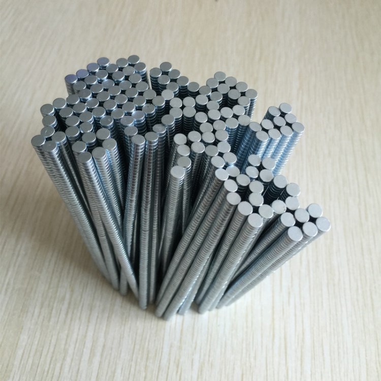 廠家直銷永磁磁鐵圓形圓片3*1強(qiáng)磁磁鐵大量現(xiàn)貨亞克力磁鐵吸鐵石
