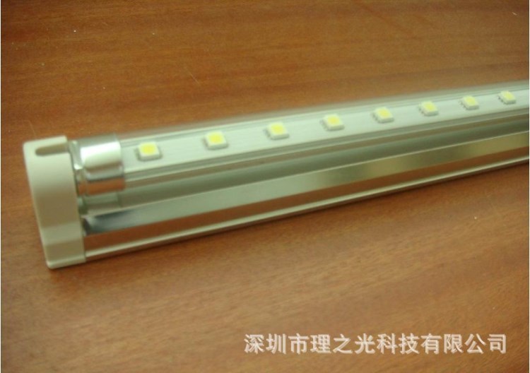 LED生產廠家供應T5一體化日光燈管商超展柜照明