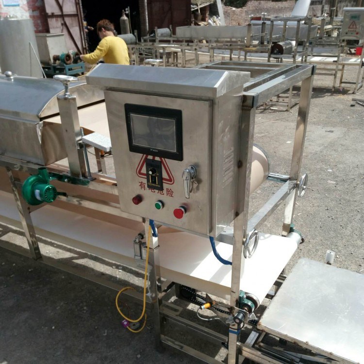 山東涼皮機(jī) 機(jī)制仿手工圓形面皮機(jī)可以做釀皮米皮一機(jī)多用
