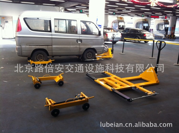 供應(yīng)拖車器 汽車拖車器 停車場拖車器 手動(dòng)拖車器