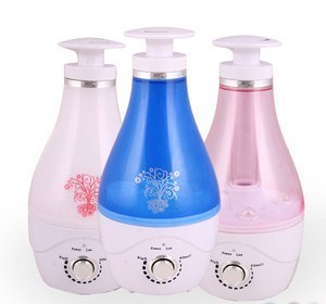 迷你加濕器批發(fā) 香薰七彩燈 空氣凈化加濕器 家用空調(diào)室內(nèi)噴霧器