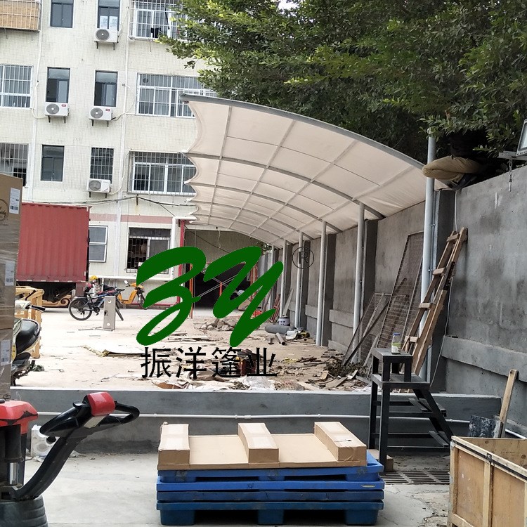 PVDF膜布批發(fā)，充電樁停車雨篷布訂做，白色防水帆布建筑膜材