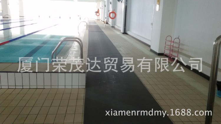 漳州車間隔水地墊 S型鏤空通底防滑地墊 游泳池防滑地墊 厚度6.0