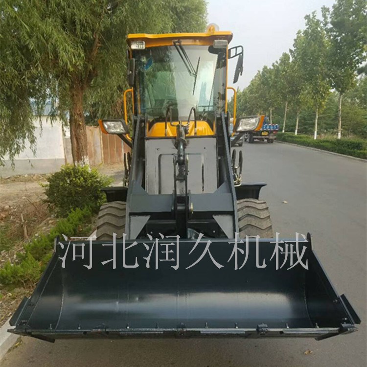 二手裝載機：920型二手鏟車，中型二手裝載機