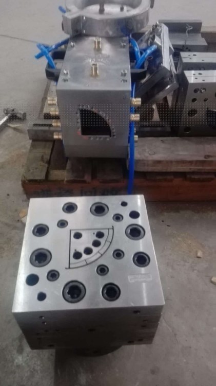 木塑塑钢挤出模具
